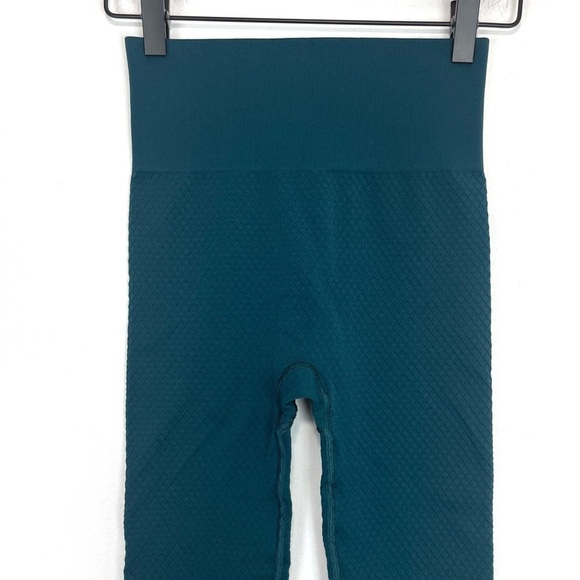 Balance Athletica Energy Quartz Topaz
Textured Seamless Leggings Size Small - Picture 5 of 11